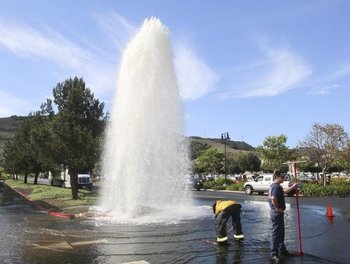 SLO Hydrant Gusher38.jpg