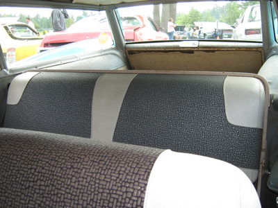 More than enough room for 6 passenger, or is there a rumble seat too? 
